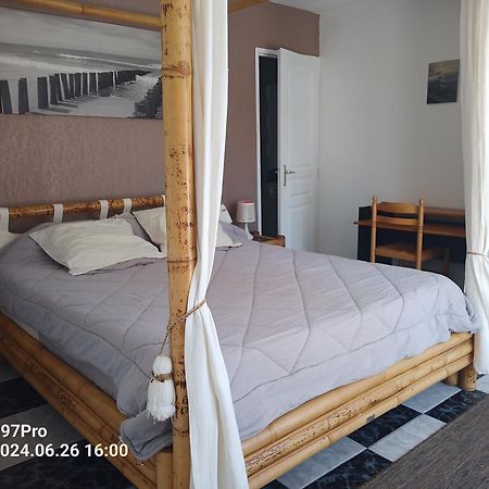 Appartements Dans Residence Avec Piscine - Mer A 500M Сент-Мари-ла-Мер Экстерьер фото