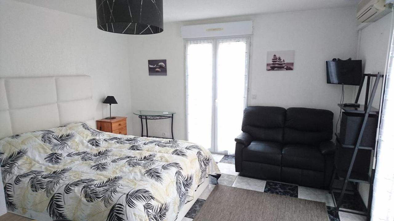 Appartements Dans Residence Avec Piscine - Mer A 500M Сент-Мари-ла-Мер Экстерьер фото